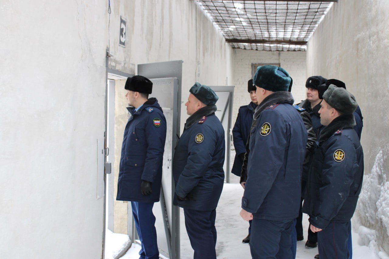 Заместитель прокурора области Александр Качуренко с участием представителей регионального УФСИН России по Рязанской области осуществил выезд в Скопинский район, в рамках которого проверил соблюдение законодательства в ФКУ... Заместитель прокурора области Александр Качуренко с участием представителей регионального УФСИН России по Рязанской области осуществил выезд в Скопинский район, в рамках которого проверил соблюдение законодательства в ФКУ...