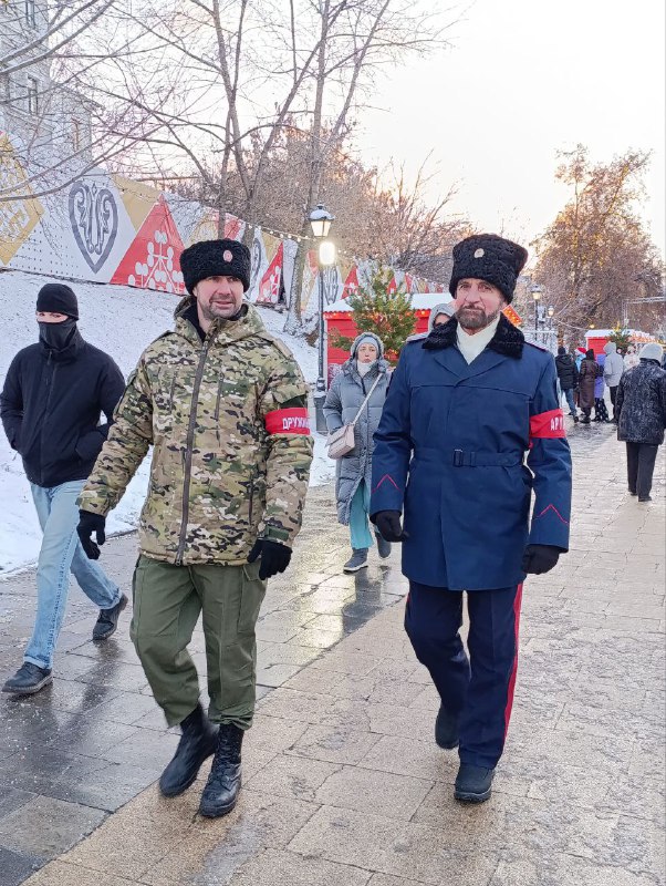 Народные дружинники отрядов «Рязанская дружина», «Казачий рубеж» и «Северная дружина» Советского района города Рязани принимали активное участие в охране общественного порядка во время проведения новогодних мероприятий в... Народные дружинники отрядов «Рязанская дружина», «Казачий рубеж» и «Северная дружина» Советского района города Рязани принимали активное участие в охране общественного порядка во время проведения новогодних мероприятий в...