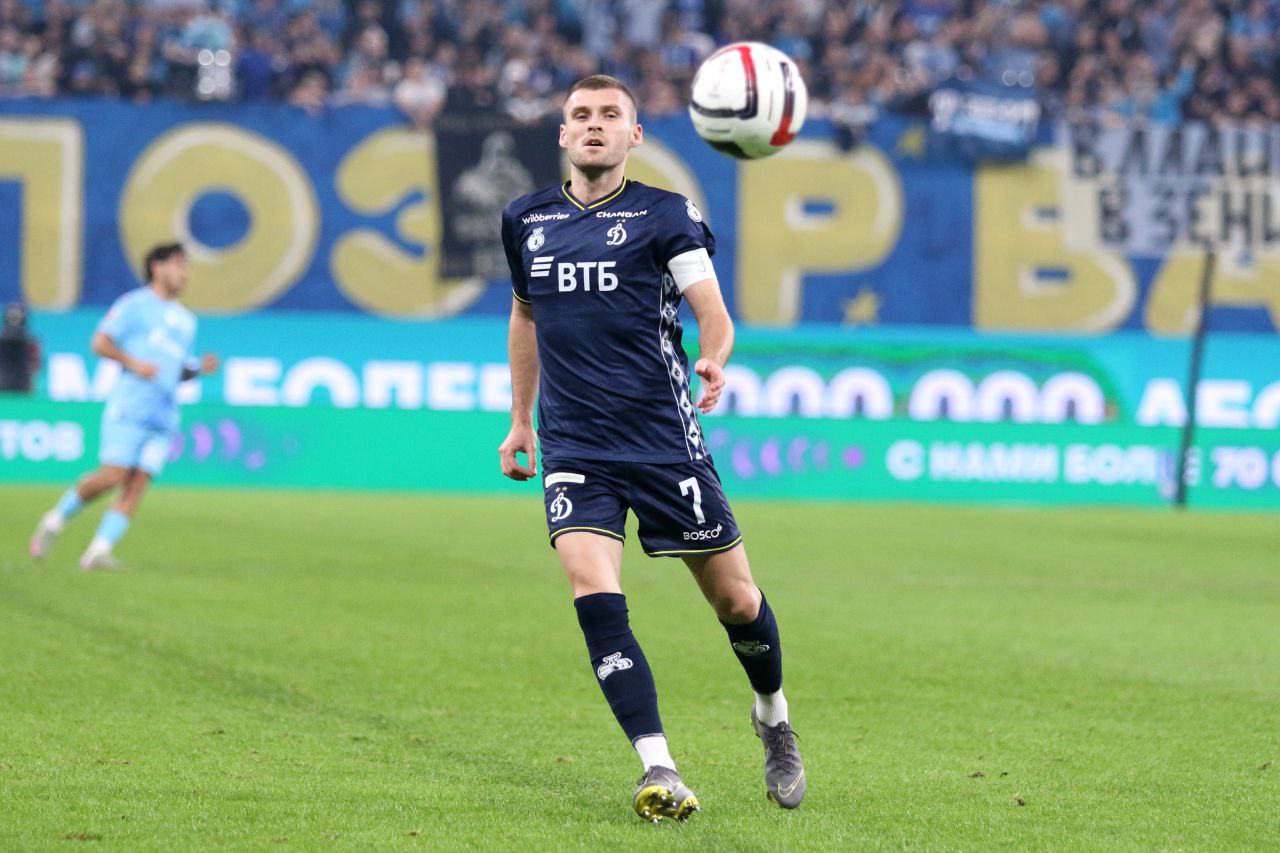 Полузащитник московского «Динамо» Дмитрий Скопинцев не смог поехать на сборы московского «Динамо» в Абу-Даби из-за проблем с документами