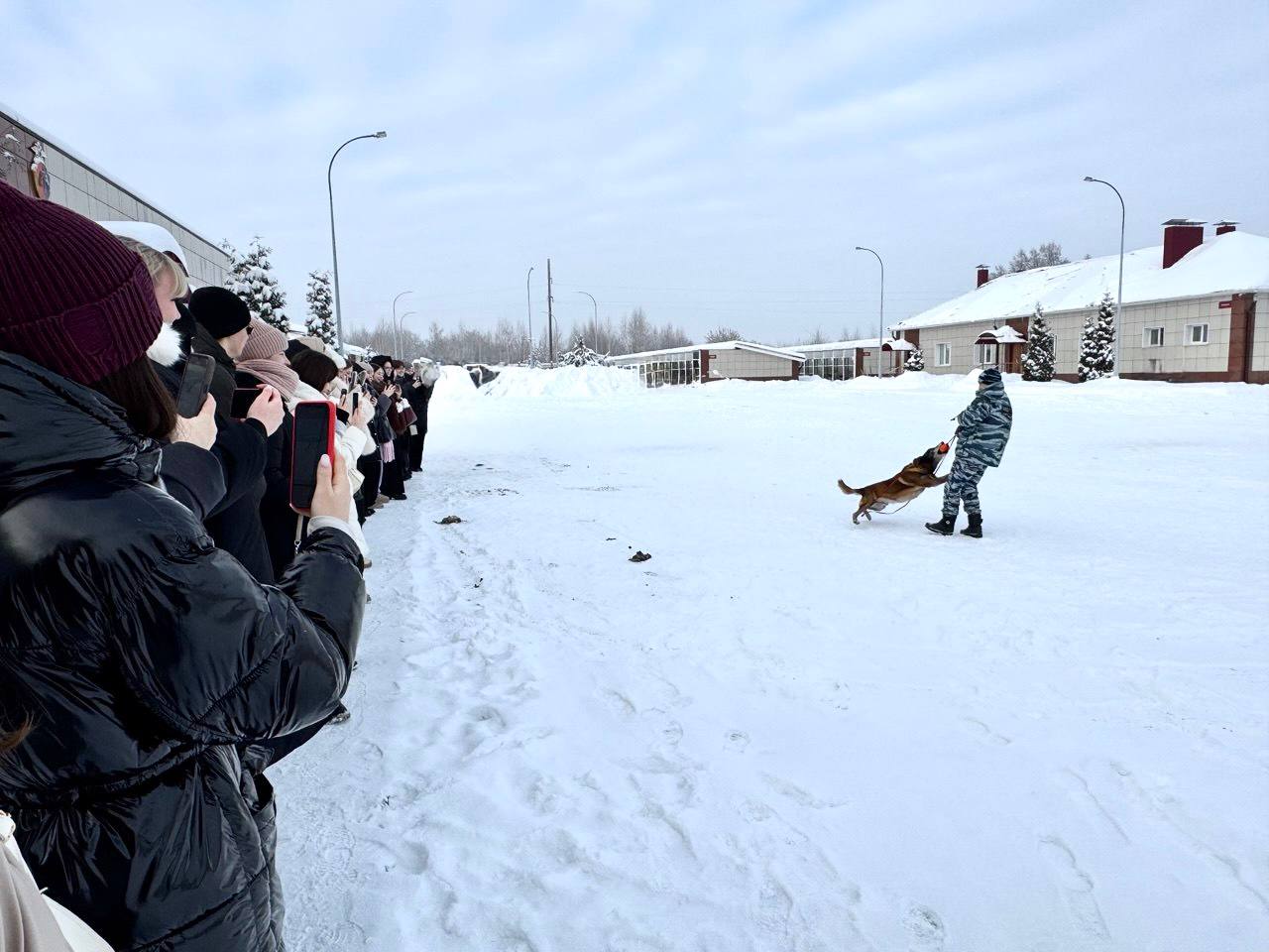 Центр кинологической службы УМВД России по Рязанской области стал площадкой для студенческого десанта Центр кинологической службы УМВД России по Рязанской области стал площадкой для студенческого десанта