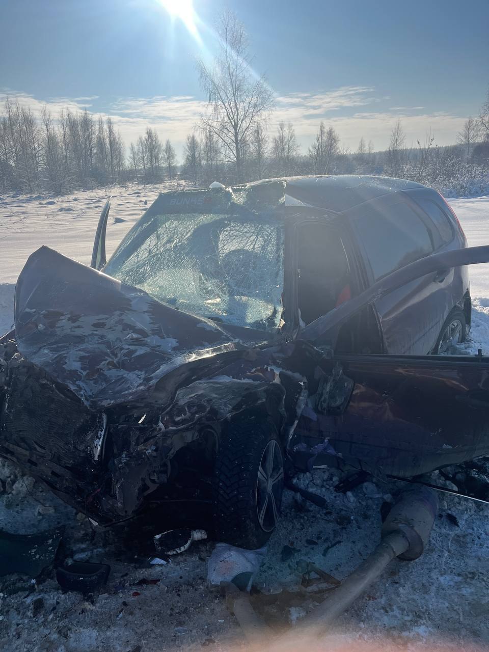 25 января примерно в 12:10 на 345-м километре автодороги М-5 «Урал» в Шацком районе столкнулись автомобили Toyota под управлением 26-летнего мужчины и Lada Kalina под управлением 51-летней женщины, сообщает пресс-служба... 25 января примерно в 12:10 на 345-м километре автодороги М-5 «Урал» в Шацком районе столкнулись автомобили Toyota под управлением 26-летнего мужчины и Lada Kalina под управлением 51-летней женщины, сообщает пресс-служба...