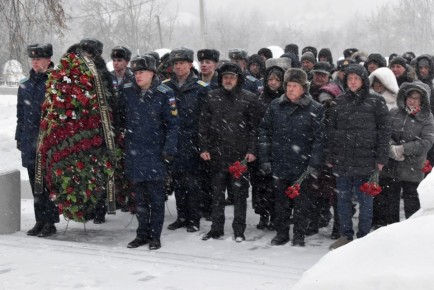 В Рязани возложили цветы к памятнику жителям и защитникам Ленинграда в память о 82-летии полного освобождения блокадного города во время Великой Отечественной войны