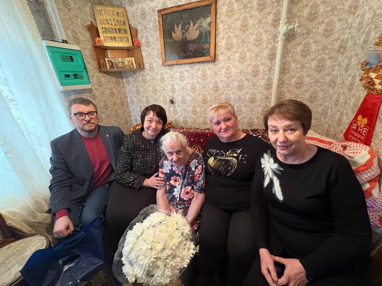 В Рязани поздравили участницу Великой Отечественной войны с 102 летием В Рязани поздравили участницу Великой Отечественной войны с 102 летием