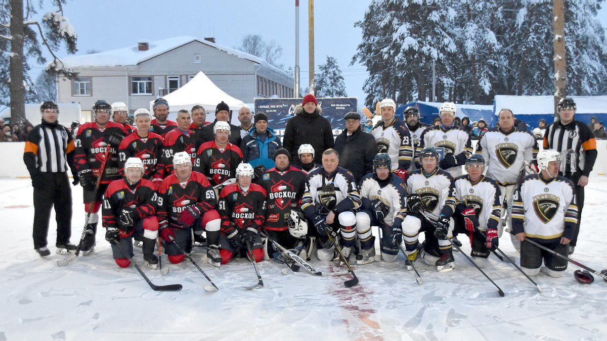 В среду, 28 января, в деревне Клетино Касимовского округа на обновленной хоккейной площадке прошел первый товарищеский матч