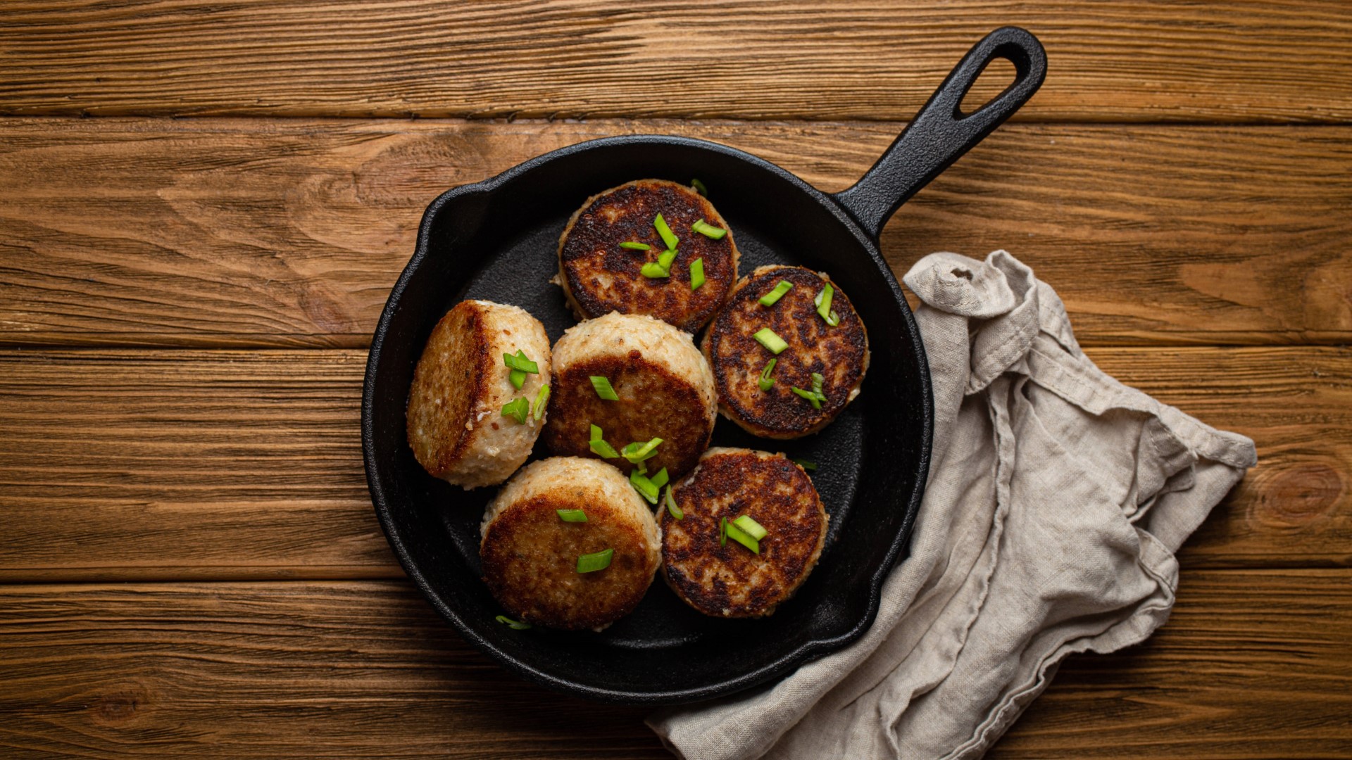 Котлеты выходят жирными из-за этого продукта: его кладут в фарш 99% хозяек