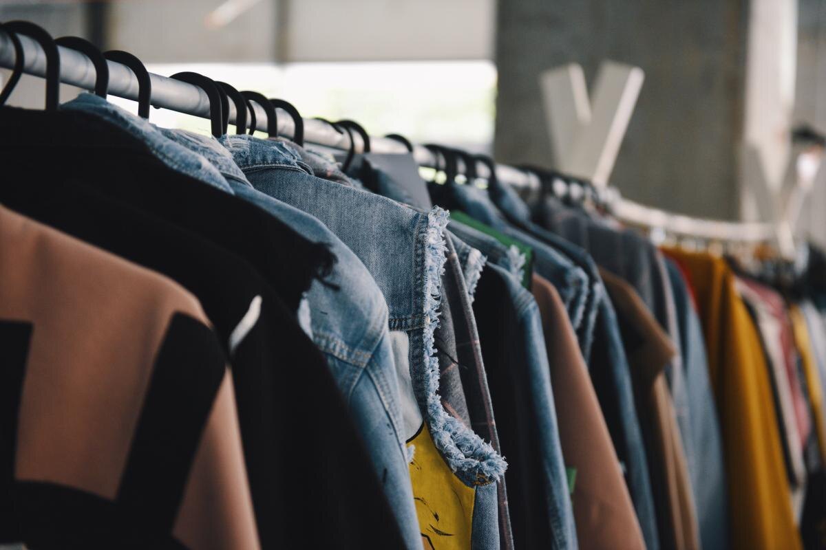 Стоит ли стирать новую одежду перед первым ноской: мнение экспертов