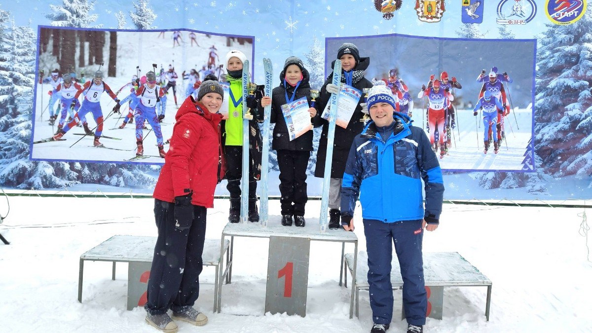 В Скопине прошла лыжня Раменских – традиционные лыжные соревнования, которые уже 27 лет проводят по инициативе и в честь знаменитых земляков, заслуженных лыжников и спортивных деятелей – Геннадия и Тамары Раменских В Скопине прошла лыжня Раменских – традиционные лыжные соревнования, которые уже 27 лет проводят по инициативе и в честь знаменитых земляков, заслуженных лыжников и спортивных деятелей – Геннадия и Тамары Раменских