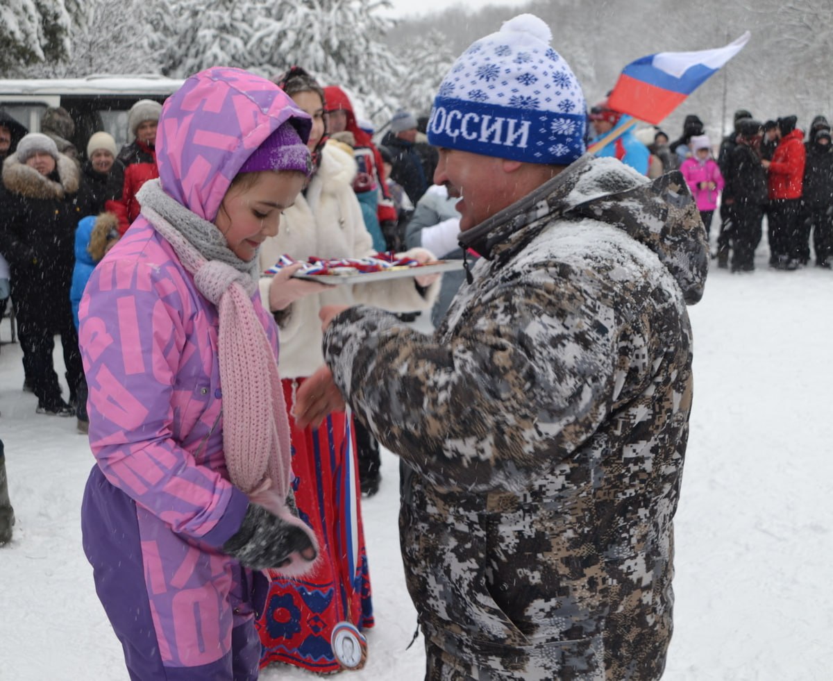 31 января в Запожвском лесу, недалеко от поселка Благодатный, прошли лыжные гонки памяти Героя России Алексея Тучина 31 января в Запожвском лесу, недалеко от поселка Благодатный, прошли лыжные гонки памяти Героя России Алексея Тучина
