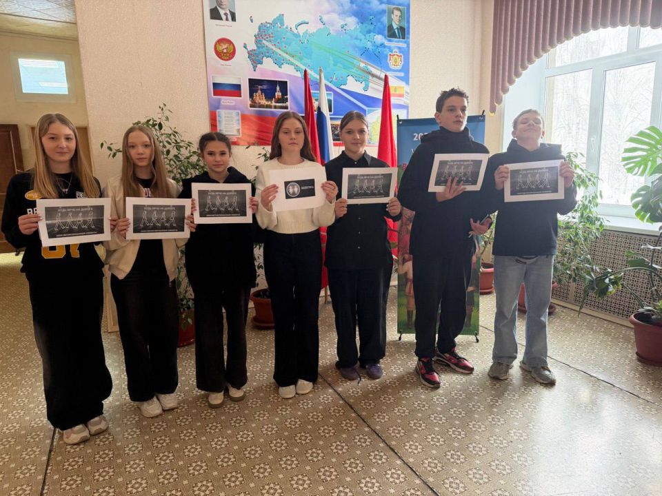 Сотрудники Госавтоинспекции ОМВД России по Рыбновскому району, в рамках информационно-пропагандистских мероприятий «Верный шаг», провели профилактическую беседу с учащимися МБОУ «Рыбновская ОШ 5»