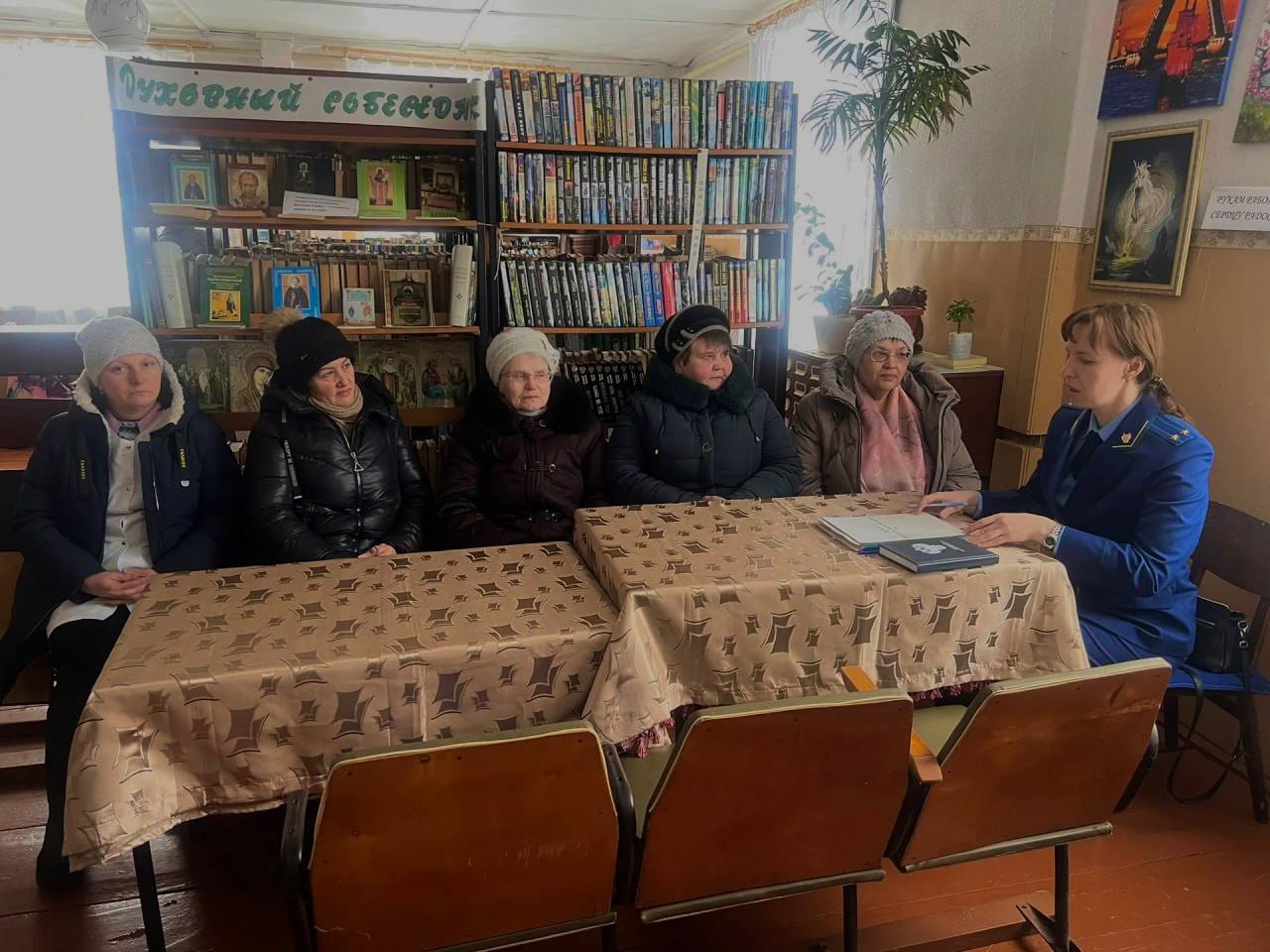 Прокурор Кадомского района Дарья Лощинина провела личный прием граждан в деревне Заулки Кадомского муниципального округа