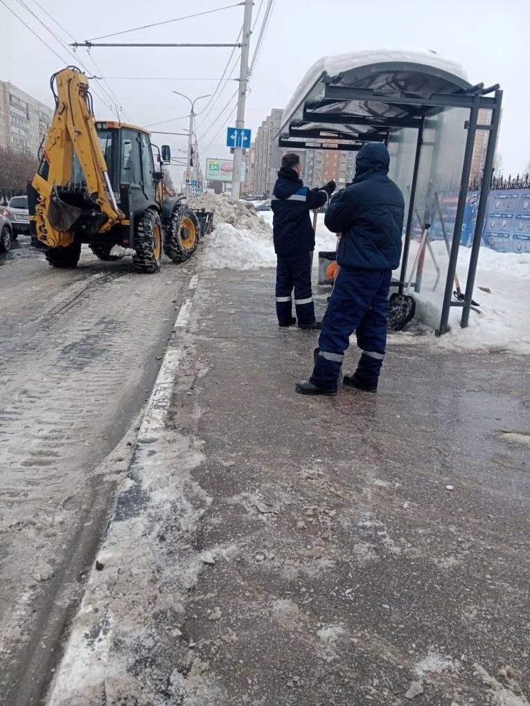 Продолжаются работы по очистке города от снега Продолжаются работы по очистке города от снега