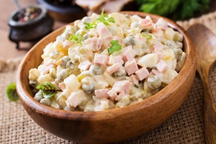 Секреты безопасного хранения салатов раскрыло «Роскачество»