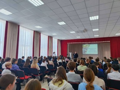 Полицейские провели урок мужества в школах города Кораблино