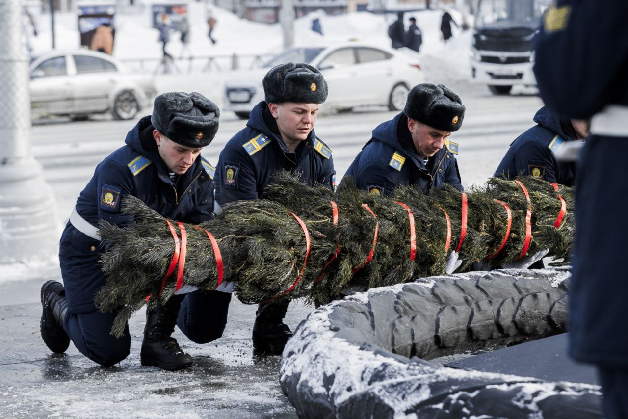 Сотрудники следственного управления приняли участие в мероприятиях, приуроченных ко Дню защитника Отечества Сотрудники следственного управления приняли участие в мероприятиях, приуроченных ко Дню защитника Отечества