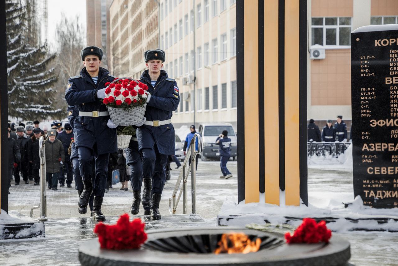 Сотрудники следственного управления приняли участие в мероприятиях, приуроченных ко Дню защитника Отечества Сотрудники следственного управления приняли участие в мероприятиях, приуроченных ко Дню защитника Отечества