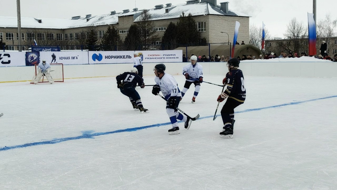 В Автозаводском микрорайоне Скопинского округа прошел выставочный матч в рамках Всероссийского проекта «Студеный лед» В Автозаводском микрорайоне Скопинского округа прошел выставочный матч в рамках Всероссийского проекта «Студеный лед»
