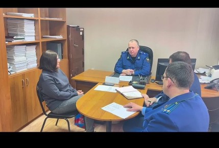 Прокурор Рязанской области Дмитрий Коданёв с рабочим визитом посетил Старожиловский округ, где провел личный прием граждан