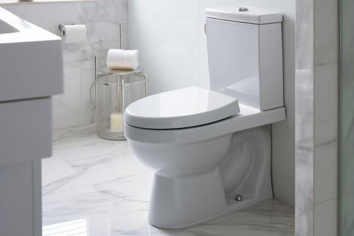 Почему нельзя смывать мусор в унитаз: мнение эксперта