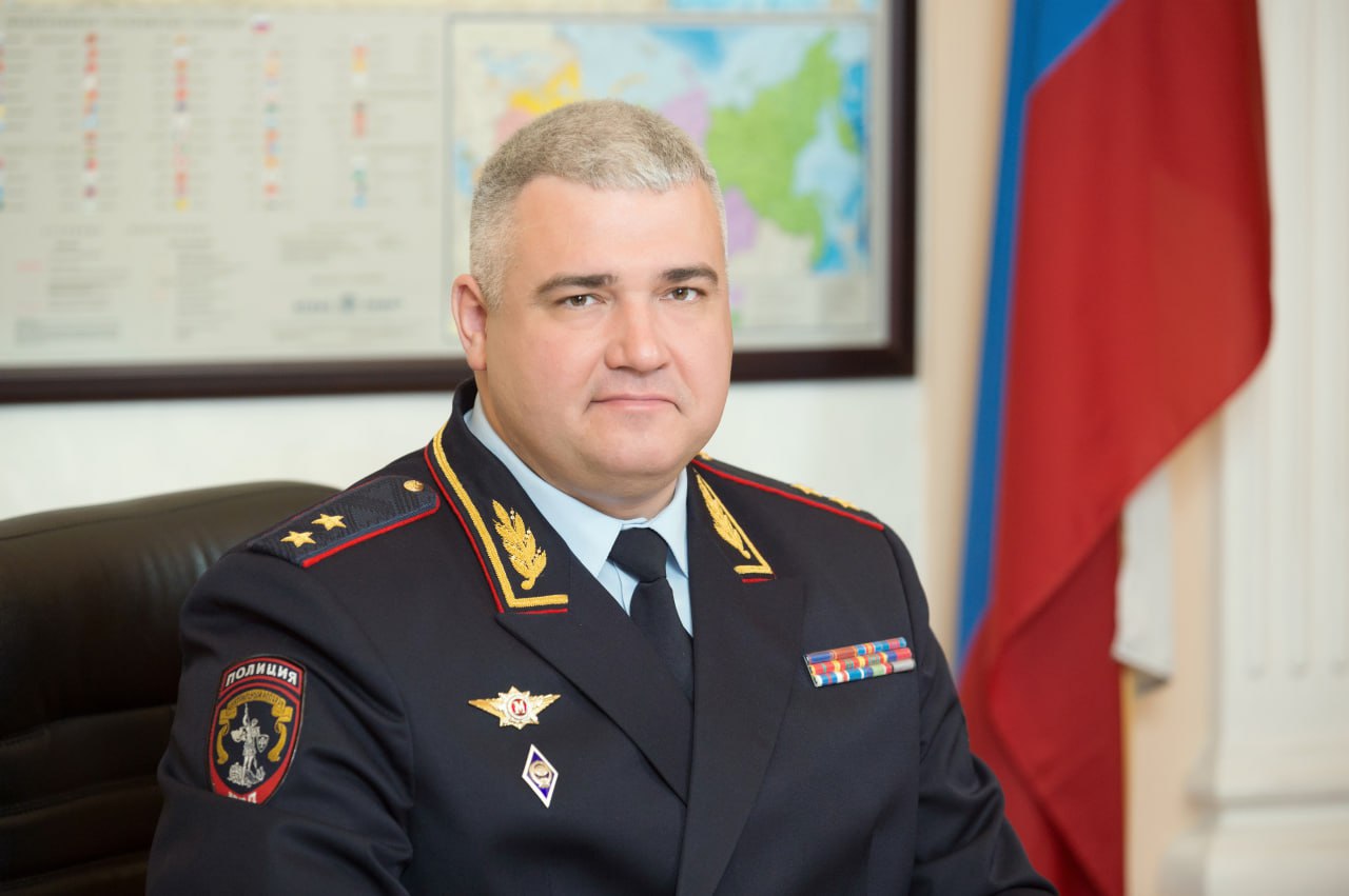 «От первого лица». На вопросы читателей издания «За рулем» отвечает руководитель российской Госавтоинспекции Михаил Черников Вопрос: В каких случаях инспектор ДПС может потребовать диагностическую карту о техосмотре? –...