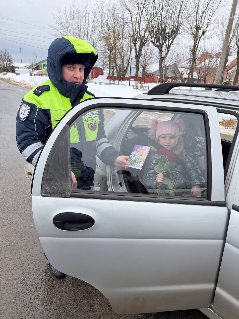 На территории Клепиковского района была организована и проведена акция "Цветы для автоледи", ставшая доброй весенней традицией для Госавтоинспекции На территории Клепиковского района была организована и проведена акция "Цветы для автоледи", ставшая доброй весенней традицией для Госавтоинспекции