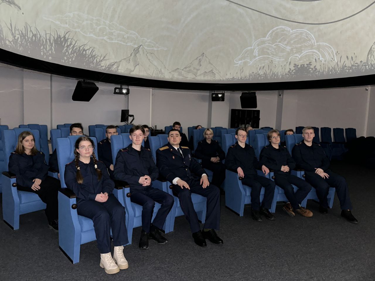 Сотрудники регионального СК России организовали для кадет посещение планетария Сотрудники регионального СК России организовали для кадет посещение планетария
