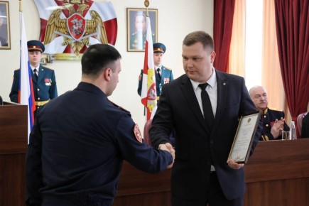 Сегодня двойной праздник: 10 лет со дня образования Росгвардии и 215 лет со дня создания войск правопорядка