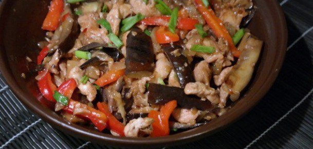 Как приготовить баклажаны с курицей по-китайски: пошаговый рецепт