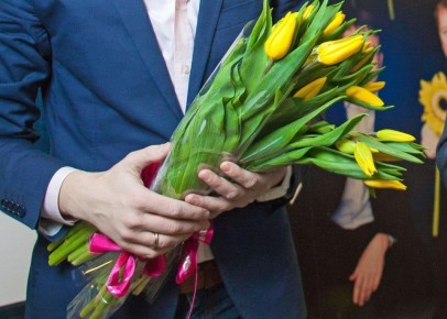 Женщина победила в суде, получив премию в десять раз больше