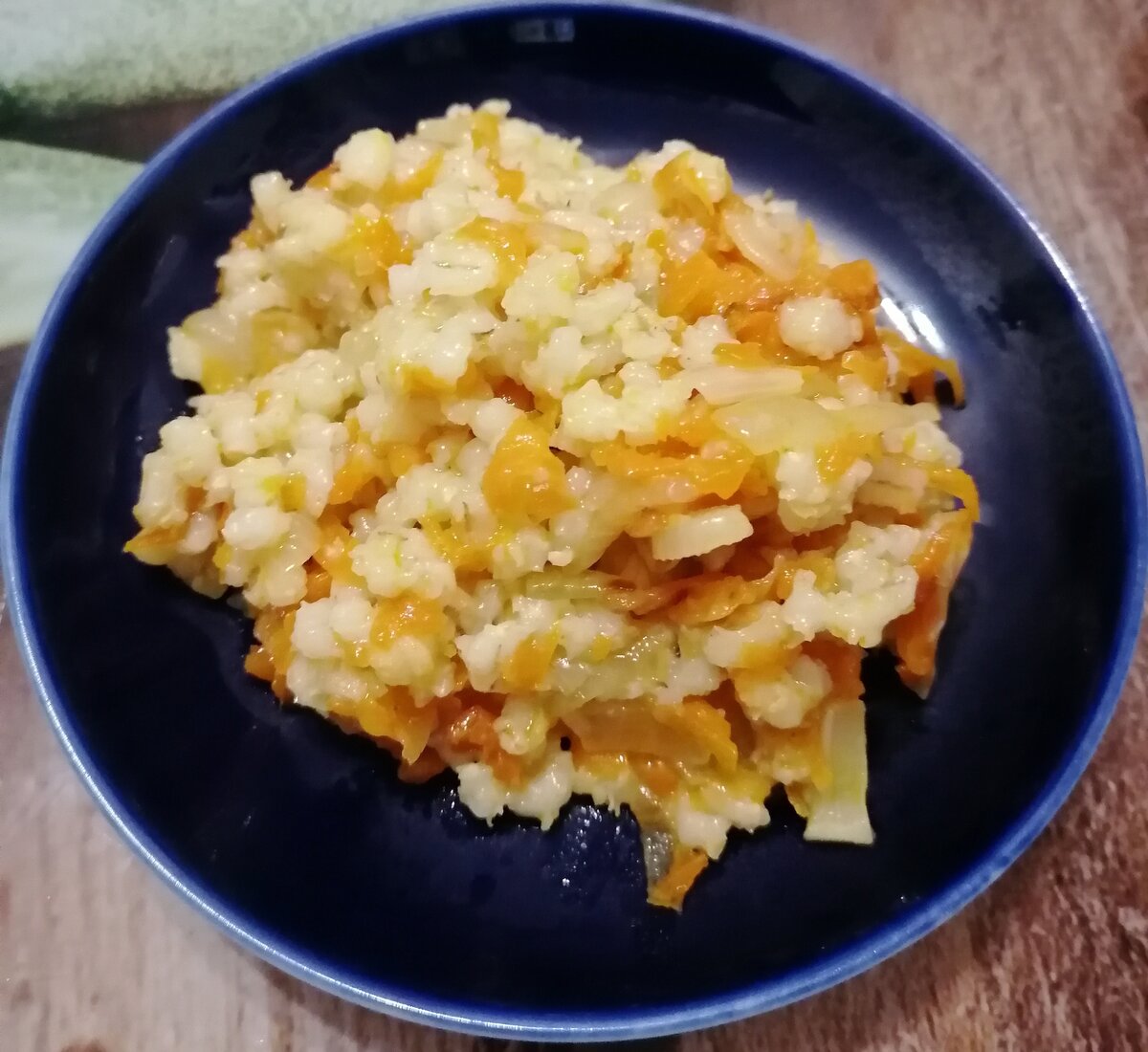 Недорогая и полезная перловая каша с овощами