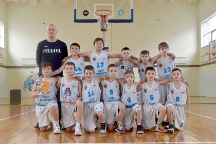 В Рязани завершился межрегиональный турнир по баскетболу памяти заслуженного тренера России Юрия Панова