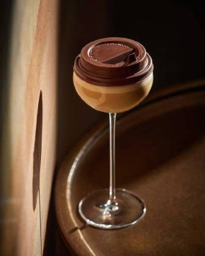 Капучино и круассаны: завтрак или коктейль?