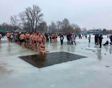 Крещенские купания: традиции, значение и безопасность