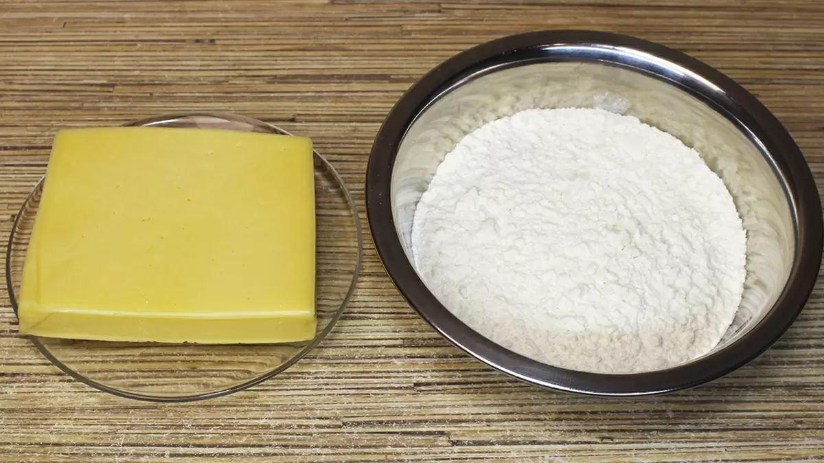 Незабываемая закуска: Как приготовить хрустящие сырные палочки с ароматными травами