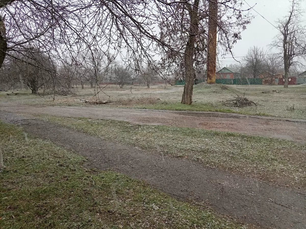 Снег вновь покрывает юг России: неожиданное возвращение зимы и кулинарный рецепт