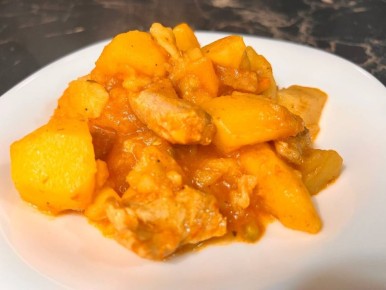 Ароматный тушеный картофель с мясом: идеальный ужин без хлопот