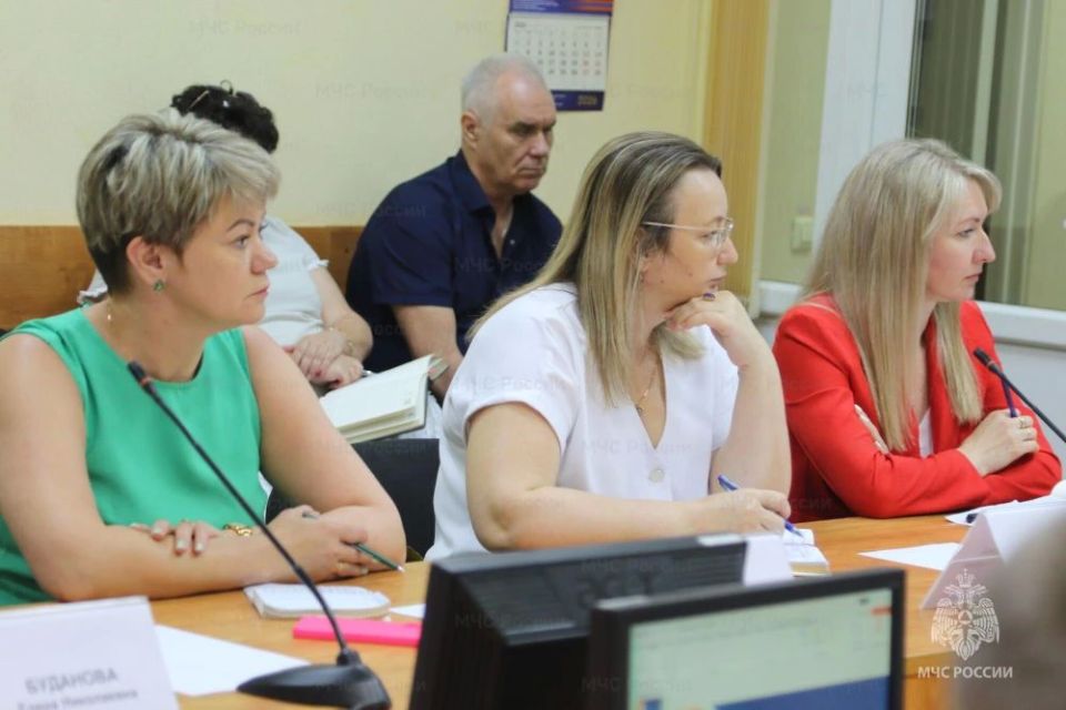 На совещании Главного управления МЧС России по Рязанской области рассмотрели вопрос по созданию спасательных служб На совещании Главного управления МЧС России по Рязанской области рассмотрели вопрос по созданию спасательных служб