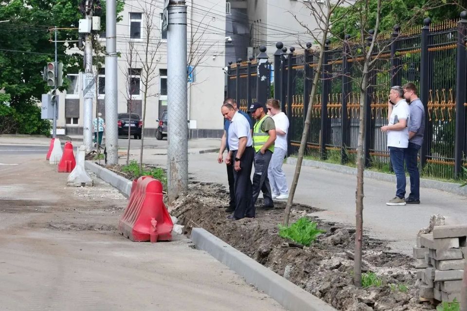 Заместитель главы администрации Рязани Михаил Давыдов проверил, как в городе ремонтируют дороги и обновляют общественные пространства Заместитель главы администрации Рязани Михаил Давыдов проверил, как в городе ремонтируют дороги и обновляют общественные пространства