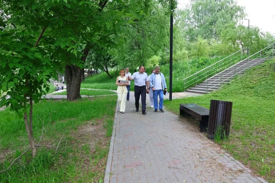 Заместитель главы администрации Рязани Михаил Давыдов проверил, как в городе ремонтируют дороги и обновляют общественные пространства Заместитель главы администрации Рязани Михаил Давыдов проверил, как в городе ремонтируют дороги и обновляют общественные пространства