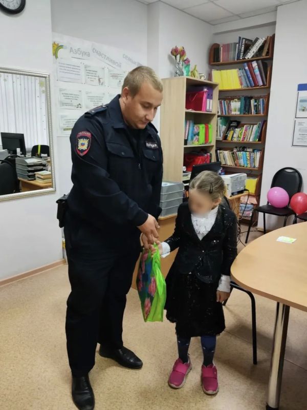 В Рязани и Кораблинском округе полицейские присоединились к акции "Помоги пойти учиться" В Рязани и Кораблинском округе полицейские присоединились к акции "Помоги пойти учиться"