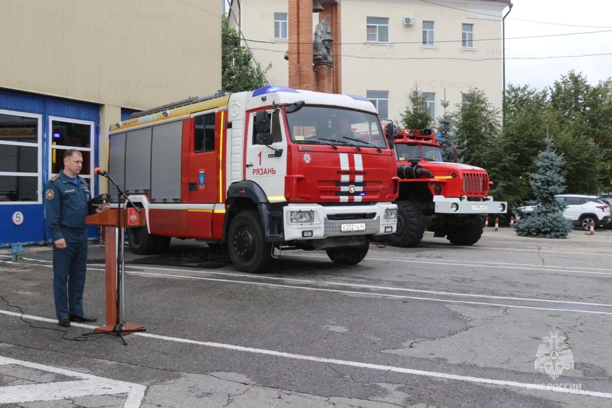 В Главном управлении МЧС России по Рязанской области почтили память героя России Евгения Зиничева В Главном управлении МЧС России по Рязанской области почтили память героя России Евгения Зиничева