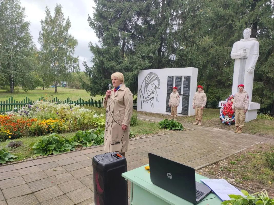 В селе Ольхи Шацкого муниципального округа почтили память мологвардейца, Героя Советского Союза Ивана Александровича Земнухова В селе Ольхи Шацкого муниципального округа почтили память мологвардейца, Героя Советского Союза Ивана Александровича Земнухова