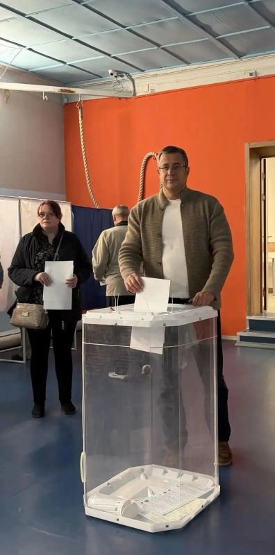 Руководители исполнительных органов власти региона также приняли участие в голосовании на выборах в Государственную Думу девятого созыва. Руководители исполнительных органов власти региона также приняли участие в голосовании на выборах в Государственную Думу девятого созыва.
