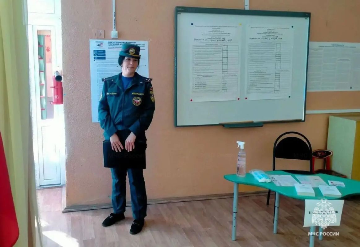 Сотрудники Главного управления МЧС России по Рязанской области осуществляли дежурство по обеспечению пожарной безопасности на избирательных участках Сотрудники Главного управления МЧС России по Рязанской области осуществляли дежурство по обеспечению пожарной безопасности на избирательных участках