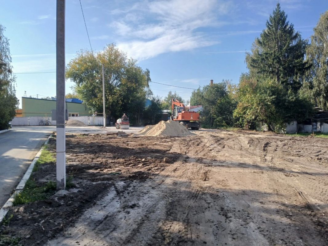В Шилове обустраивают сквер пожарных и спасателей по программе поддержки местных инициатив В Шилове обустраивают сквер пожарных и спасателей по программе поддержки местных инициатив