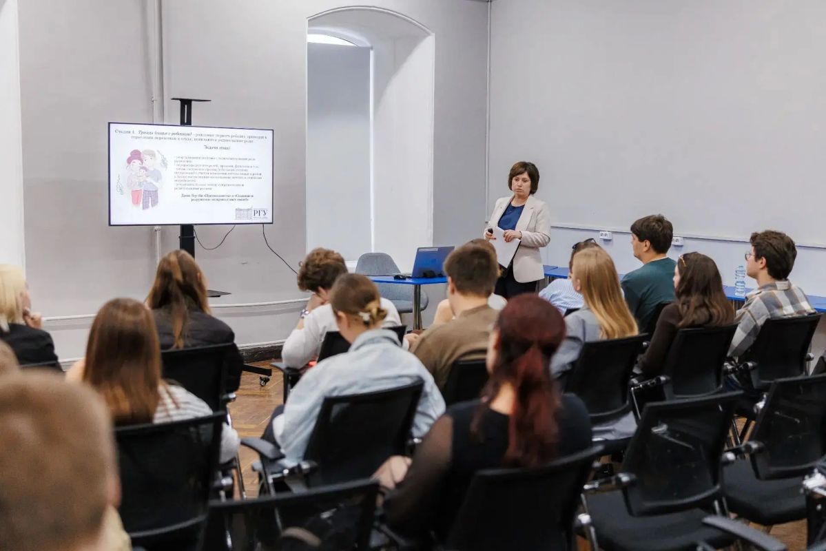 Павел Малков: В РГУ имени С.А. Есенина открыли группу кратковременного пребывания детей Павел Малков: В РГУ имени С.А. Есенина открыли группу кратковременного пребывания детей