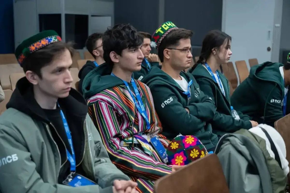 Смыслы создаёт человек: эксперты и финалисты Международной олимпиады по финансовой безопасности обсудили вопросы применения ИИ в медиа Смыслы создаёт человек: эксперты и финалисты Международной олимпиады по финансовой безопасности обсудили вопросы применения ИИ в медиа