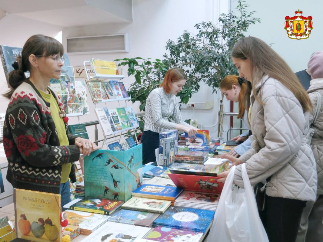 Стартовал книжный фестиваль «Читающий мир» Стартовал книжный фестиваль «Читающий мир»