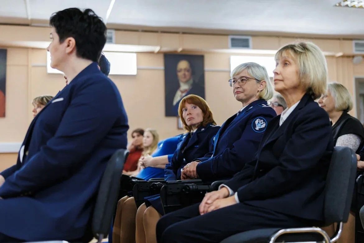 Руководитель Федерального казначейства Роман Артюхин вместе с Губернатором Рязанской области Павлом Малковым встретились с коллективом местного УФК Руководитель Федерального казначейства Роман Артюхин вместе с Губернатором Рязанской области Павлом Малковым встретились с коллективом местного УФК