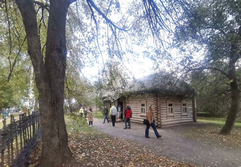 В Государственном музее-заповеднике С.А. Есенина в Константинове прошел традиционный Всероссийский есенинский праздник поэзии «В единстве слова и души», приуроченный к 131 годовщине со дня рождения выдающегося русского поэта... В Государственном музее-заповеднике С.А. Есенина в Константинове прошел традиционный Всероссийский есенинский праздник поэзии «В единстве слова и души», приуроченный к 131 годовщине со дня рождения выдающегося русского поэта...