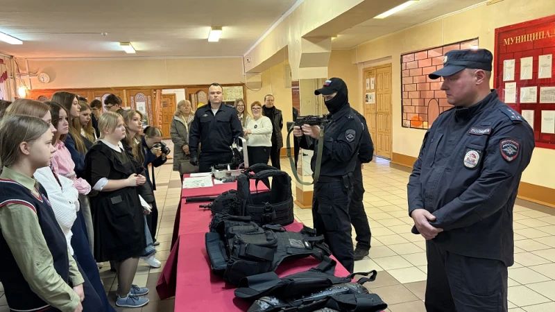 В Рязанской области полицейские провели познавательную акцию для обучающихся В Рязанской области полицейские провели познавательную акцию для обучающихся